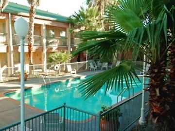 Econo Lodge Inn And Suites Eagle Pass Exterior foto